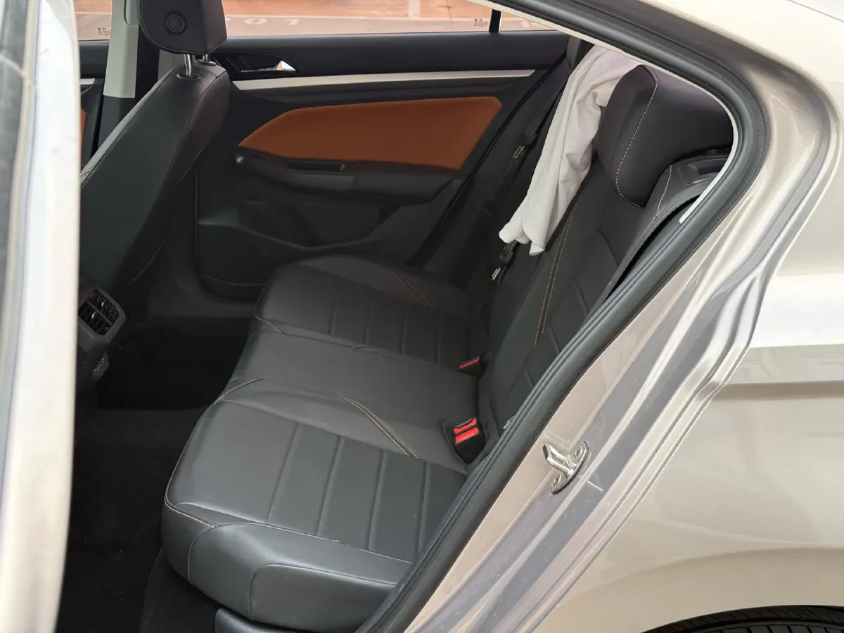 2023 Volkswagen Bora 1.2T 116HP L4 7DCT,autocango,china used car exporter,china ev exporter,chinese used car exporter,chinese used ev exporter