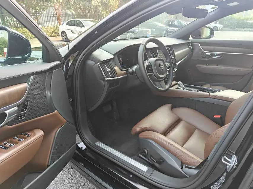 2025 Volvo S90 2.0T 250HP L4 8AT,autocango,china used car exporter,china ev exporter,chinese used car exporter,chinese used ev exporter