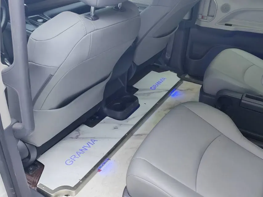 2023 Toyota Granvia 2.5L 189HP L4 E-CVT Hybrid,autocango,china used car exporter,china ev exporter,chinese used car exporter,chinese used ev exporter