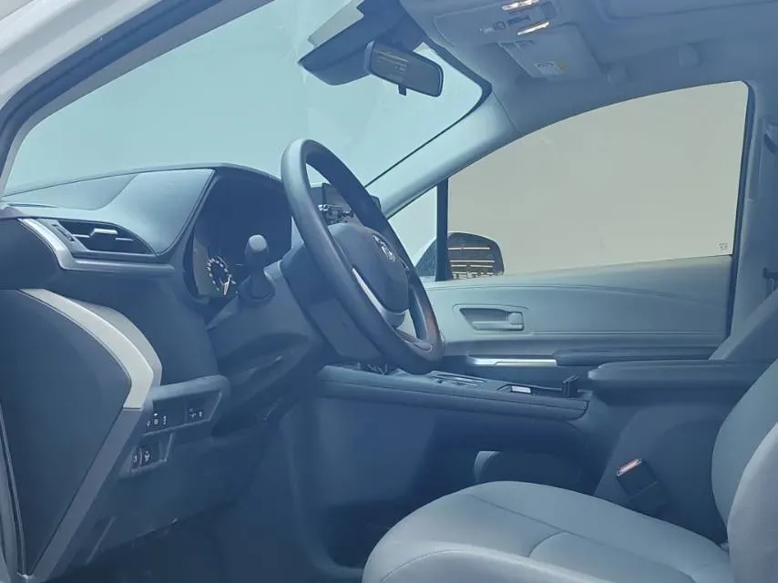 2023 Toyota Granvia 2.5L 189HP L4 E-CVT Hybrid,autocango,china used car exporter,china ev exporter,chinese used car exporter,chinese used ev exporter