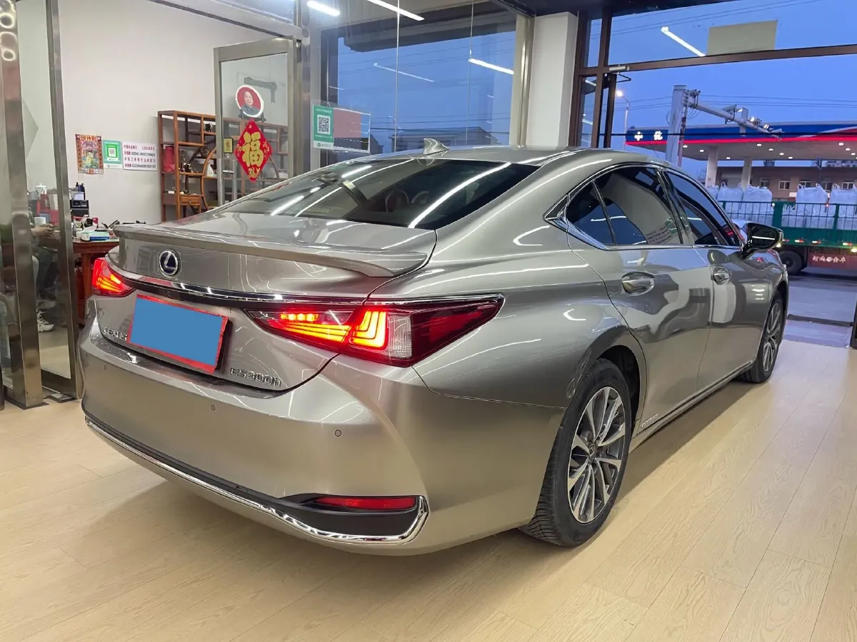 2021 Lexus ES 2.5L 178HP L4 E-CVT Hybrid,autocango,china used car exporter,china ev exporter,chinese used car exporter,chinese used ev exporter