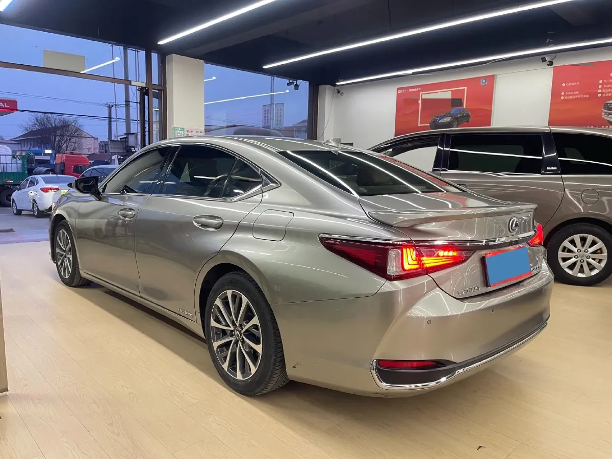 2021 Lexus ES 2.5L 178HP L4 E-CVT Hybrid,autocango,china used car exporter,china ev exporter,chinese used car exporter,chinese used ev exporter