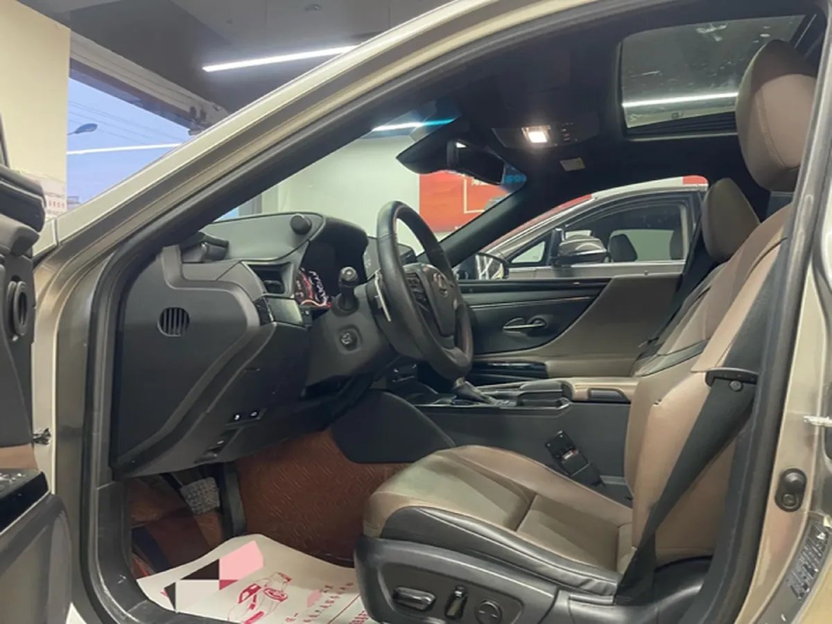 2021 Lexus ES 2.5L 178HP L4 E-CVT Hybrid,autocango,china used car exporter,china ev exporter,chinese used car exporter,chinese used ev exporter