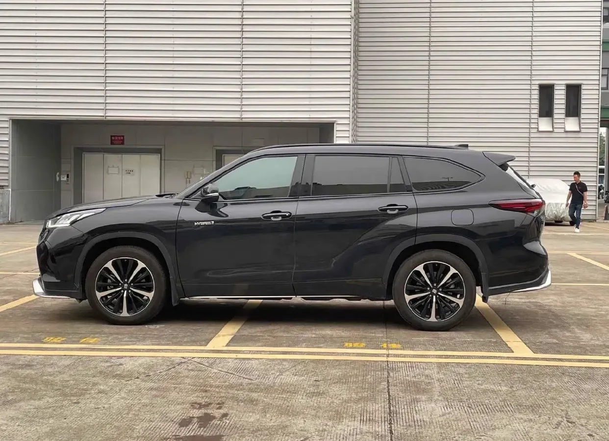 2023 Toyota Crown Kluger 2.5L 189HP L4 E-CVT Hybrid,autocango,china used car exporter,china ev exporter,chinese used car exporter,chinese used ev exporter