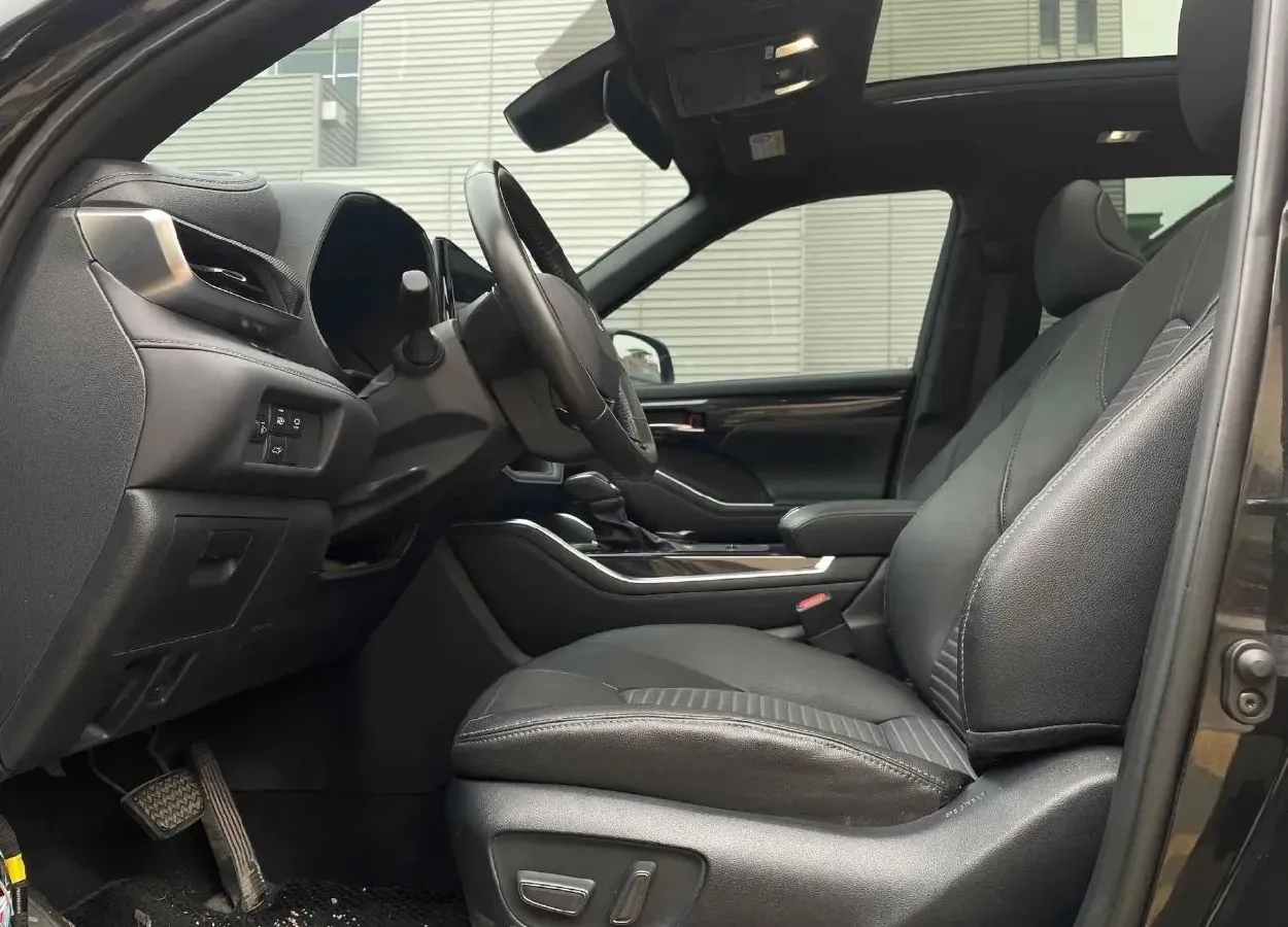 2023 Toyota Crown Kluger 2.5L 189HP L4 E-CVT Hybrid,autocango,china used car exporter,china ev exporter,chinese used car exporter,chinese used ev exporter