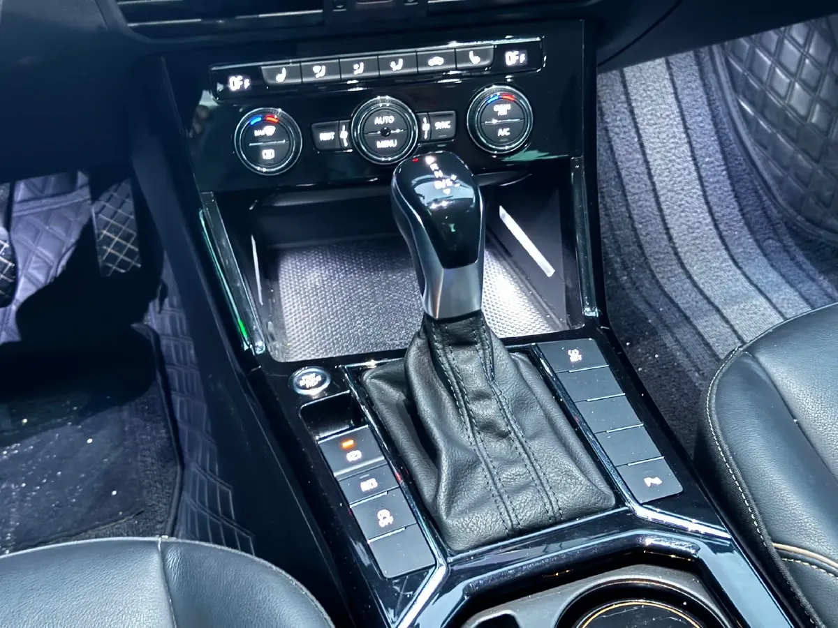 2019 Volkswagen Passat 1.4T 150HP L4 7DCT,autocango,china used car exporter,china ev exporter,chinese used car exporter,chinese used ev exporter