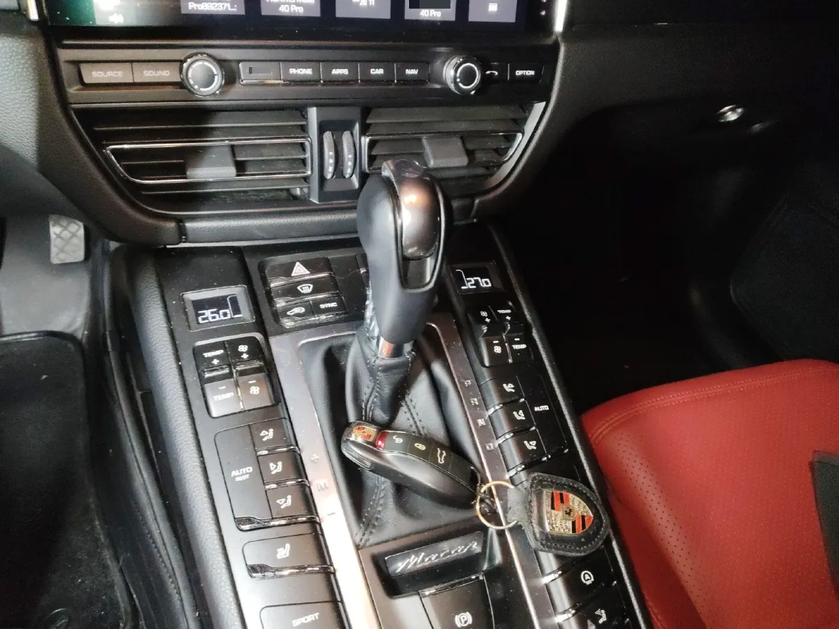 2018 Porsche Macan 2.0T 252HP L4 7DCT,autocango,china used car exporter,china ev exporter,chinese used car exporter,chinese used ev exporter