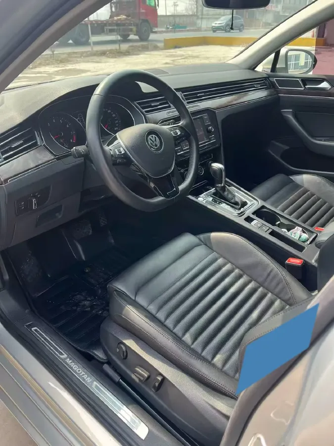 2018 Volkswagen Magotan 1.8T 180HP L4 7DCT,autocango,china used car exporter,china ev exporter,chinese used car exporter,chinese used ev exporter