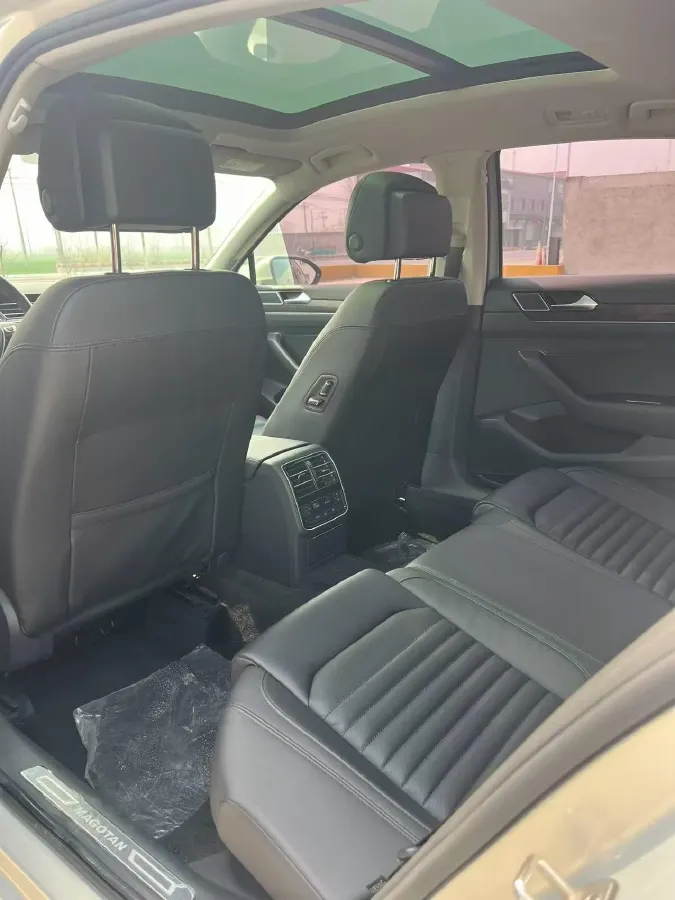 2018 Volkswagen Magotan 1.8T 180HP L4 7DCT,autocango,china used car exporter,china ev exporter,chinese used car exporter,chinese used ev exporter