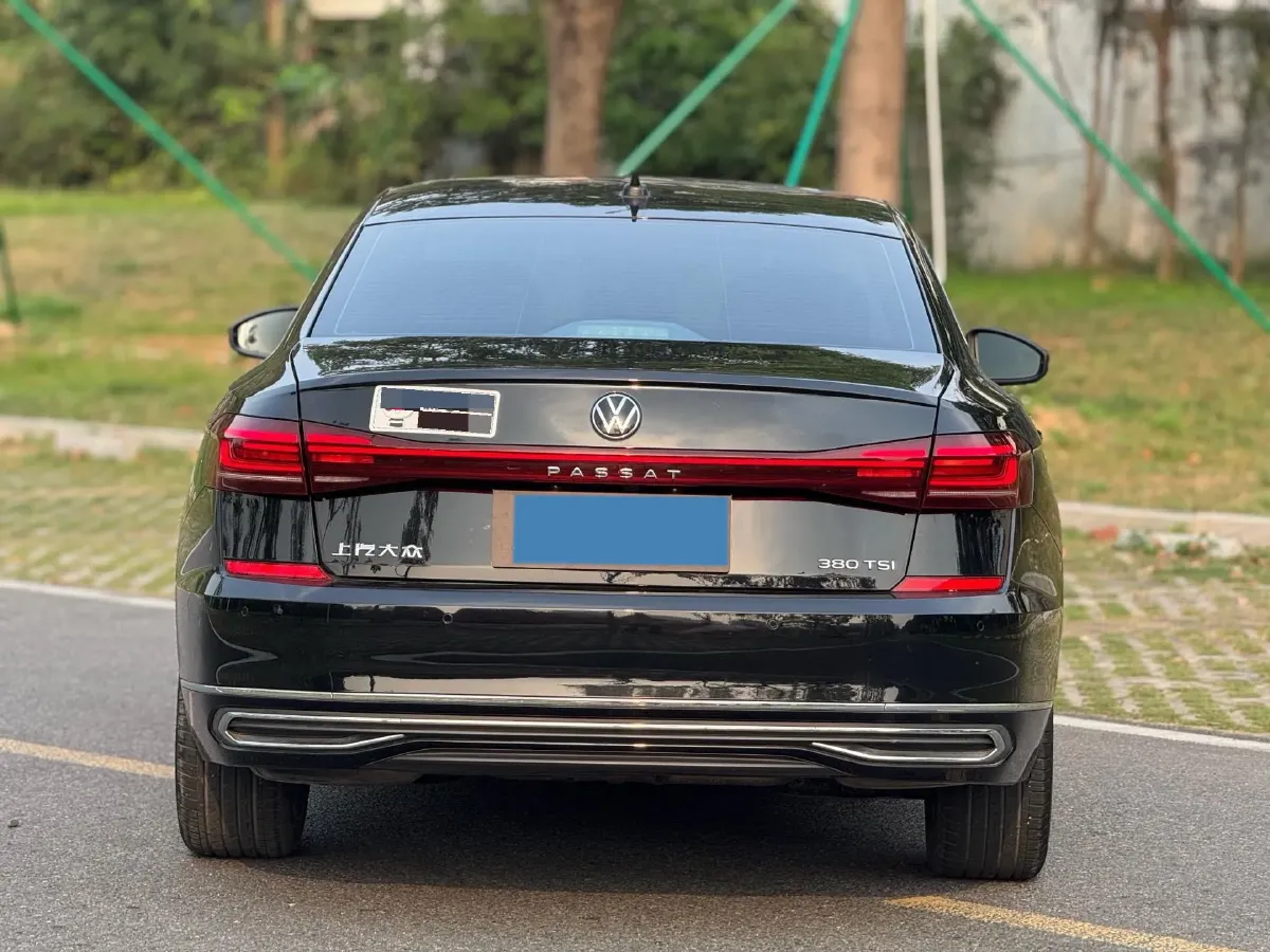 2024 Volkswagen Passat 2.0T 220HP L4 7DCT,autocango,china used car exporter,china ev exporter,chinese used car exporter,chinese used ev exporter