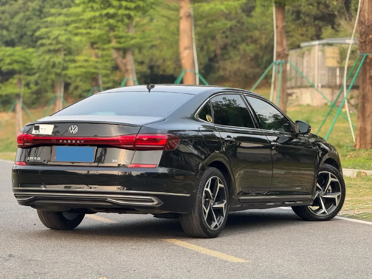 2024 Volkswagen Passat 2.0T 220HP L4 7DCT,autocango,china used car exporter,china ev exporter,chinese used car exporter,chinese used ev exporter