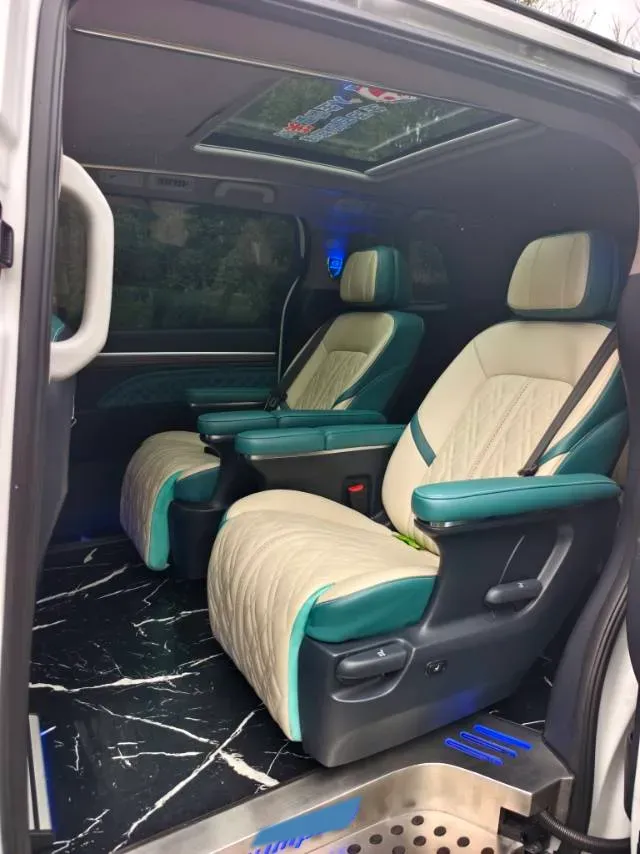 2021 GAC Trumpchi M8 2.0T 252HP L4 8AT,autocango,china used car exporter,china ev exporter,chinese used car exporter,chinese used ev exporter