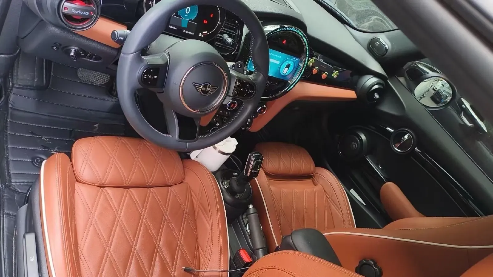 2023 MINI MINI 2.0T 178HP L4 7DCT,autocango,china used car exporter,china ev exporter,chinese used car exporter,chinese used ev exporter