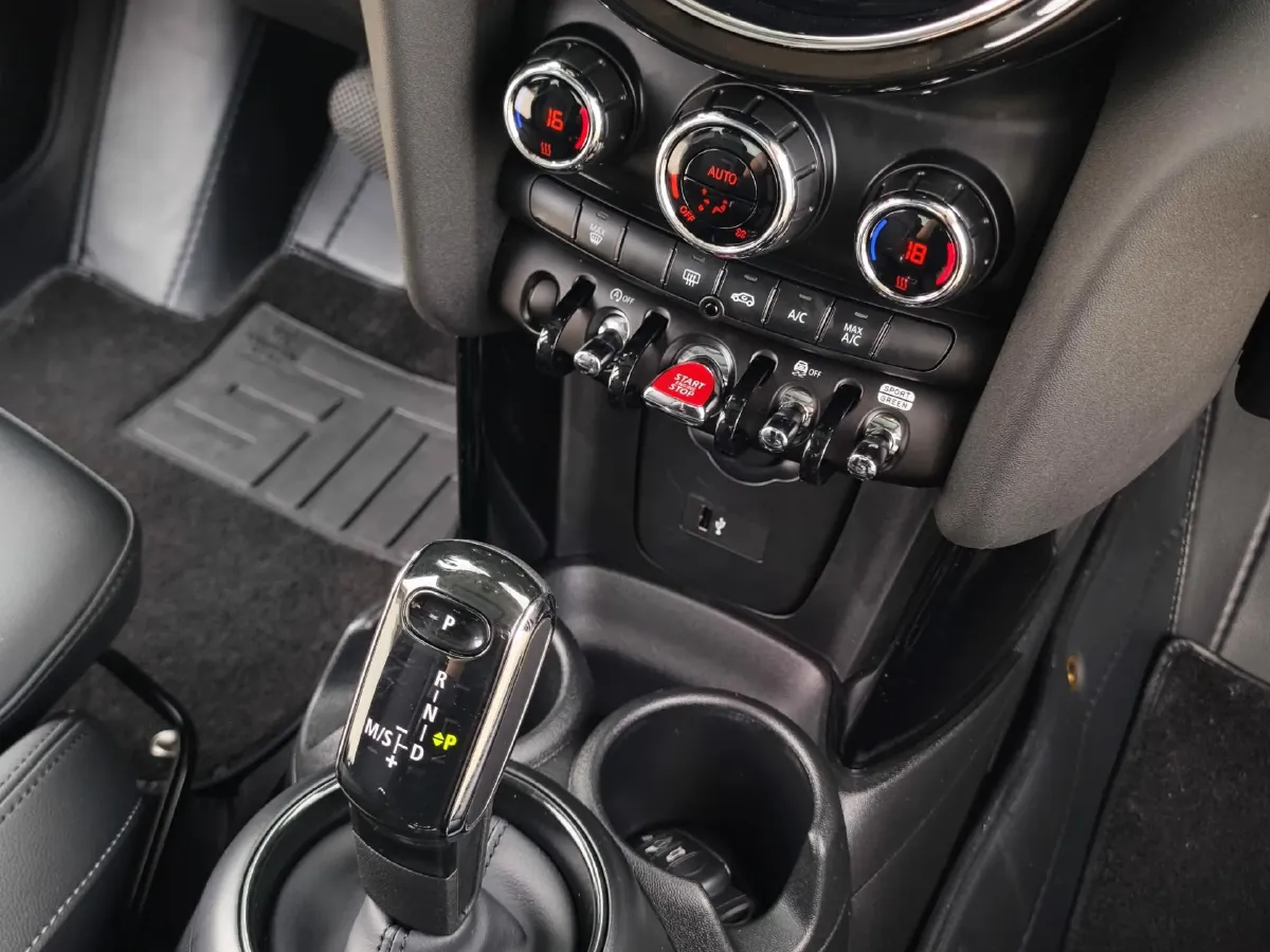 2023 MINI MINI 1.5T 136HP L3 7DCT,autocango,china used car exporter,china ev exporter,chinese used car exporter,chinese used ev exporter