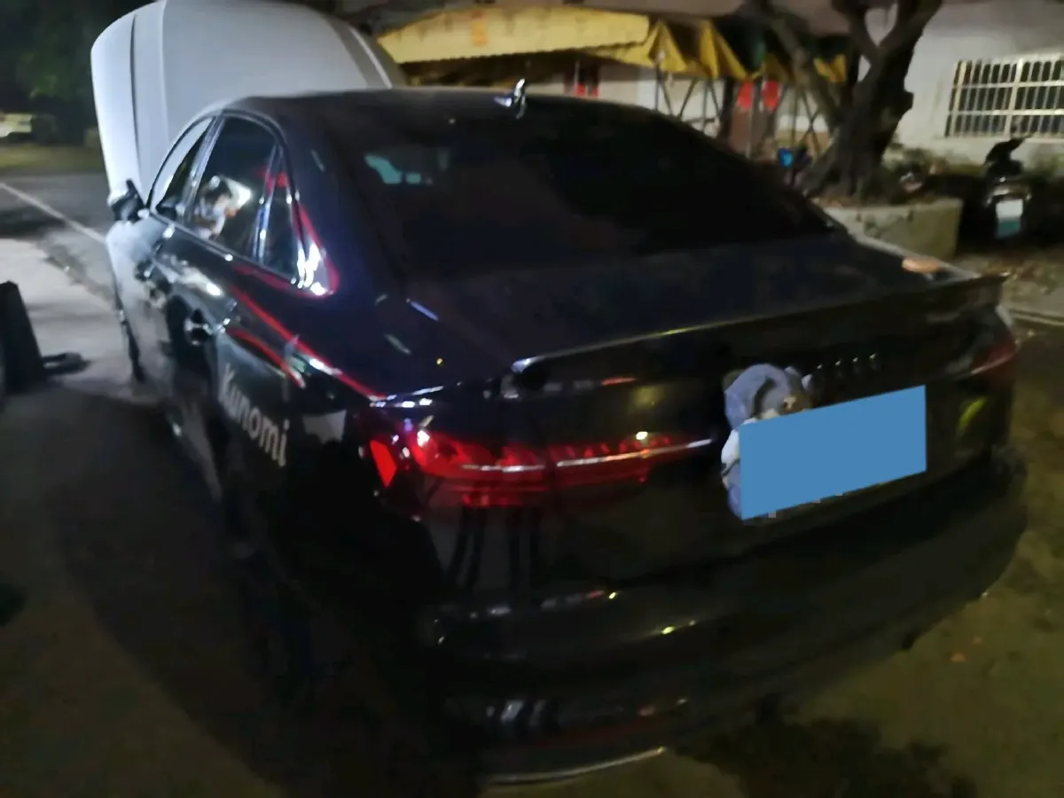 2025 Audi A4L 2.0T 190HP L4 7DCT,autocango,china used car exporter,china ev exporter,chinese used car exporter,chinese used ev exporter