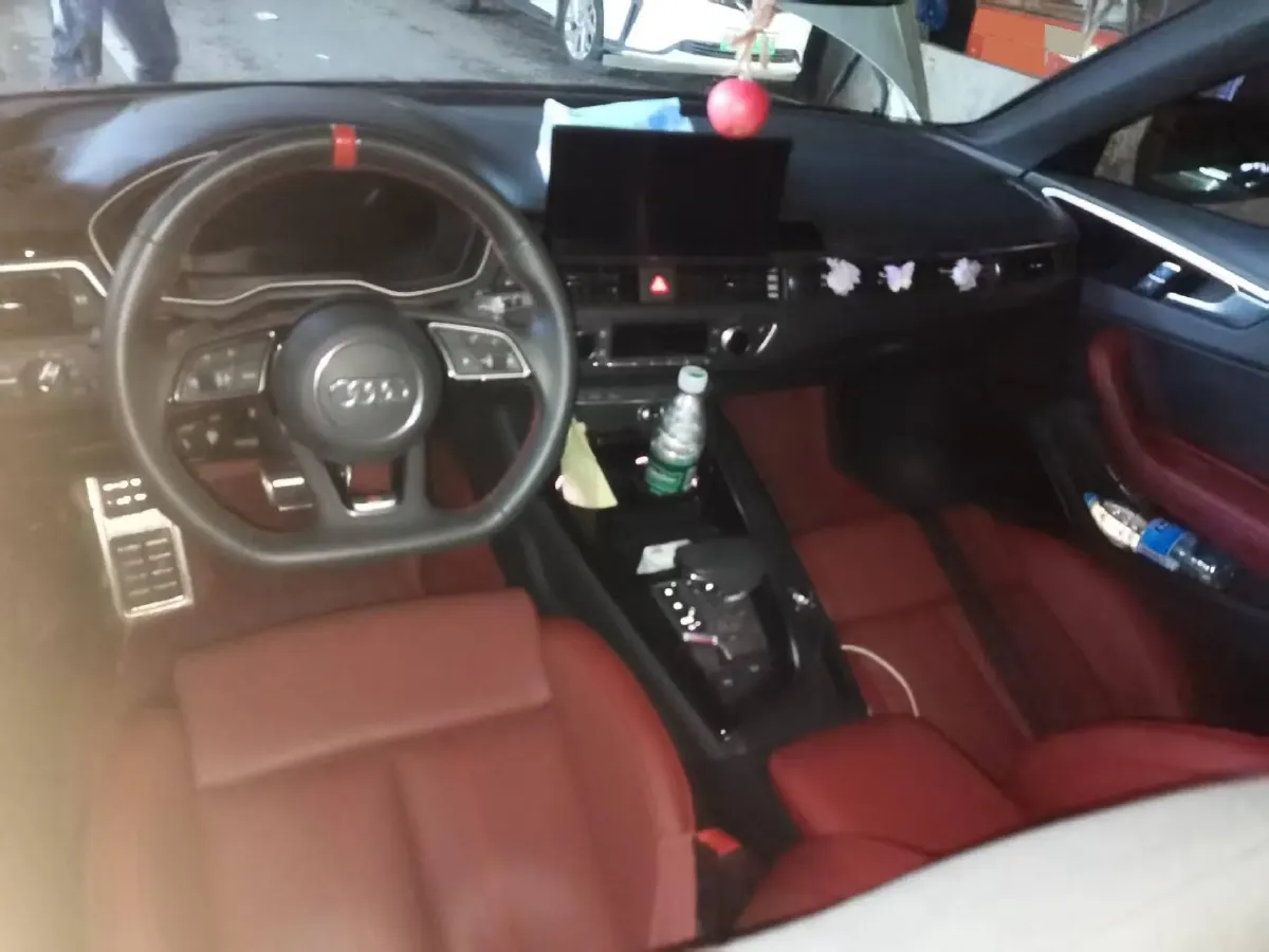 2025 Audi A4L 2.0T 190HP L4 7DCT,autocango,china used car exporter,china ev exporter,chinese used car exporter,chinese used ev exporter