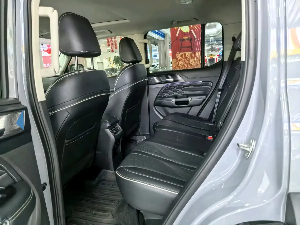 2021 Tank 300 2.0T 227HP L4 8AT,autocango,china used car exporter,china ev exporter,chinese used car exporter,chinese used ev exporter