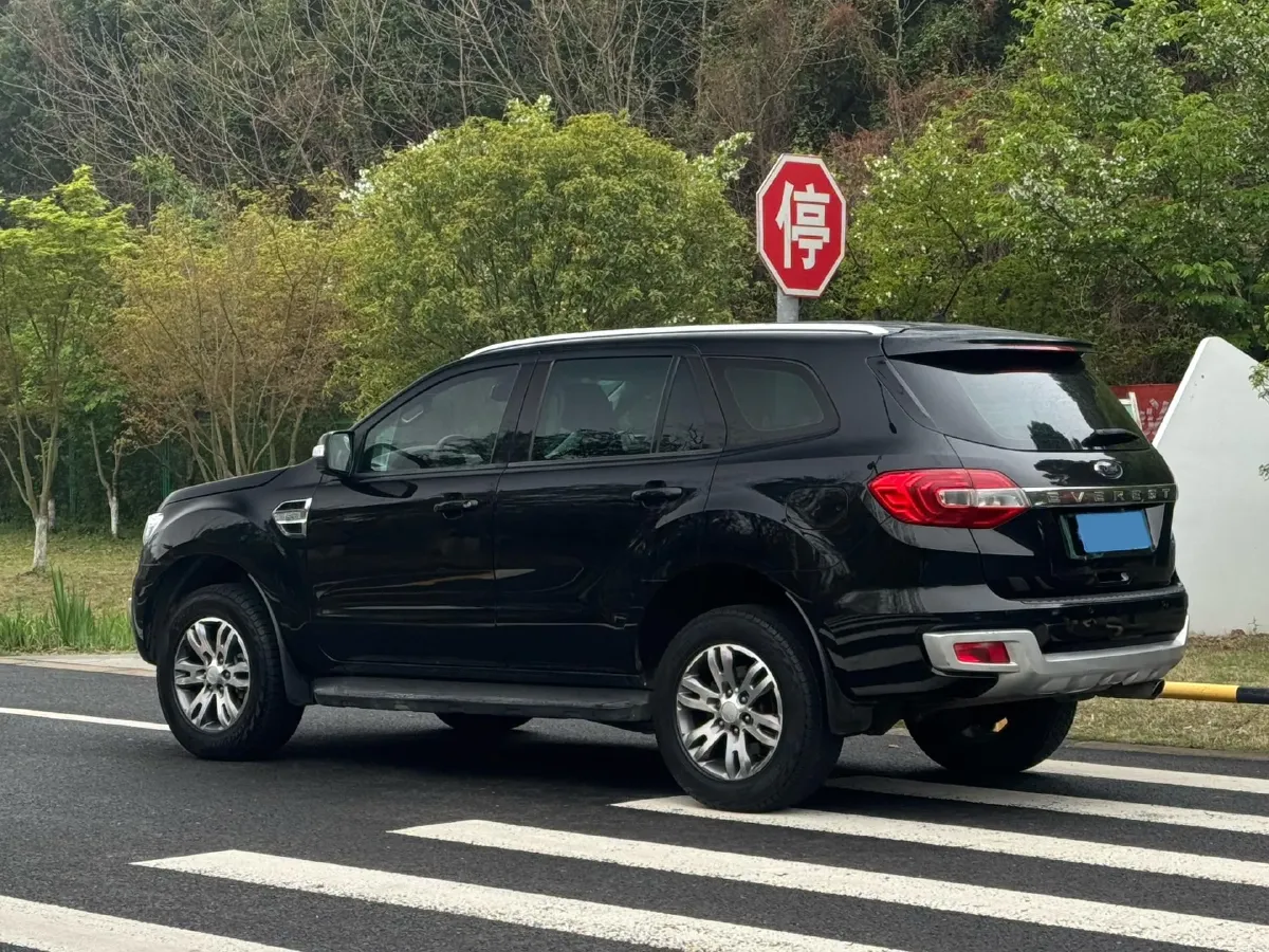 2016 Ford Everest 2.0T 245HP L4 6AT,autocango,china used car exporter,china ev exporter,chinese used car exporter,chinese used ev exporter