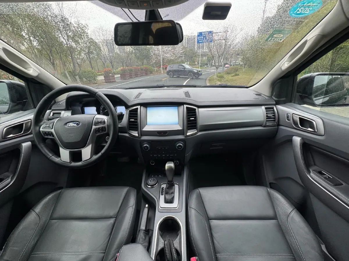 2016 Ford Everest 2.0T 245HP L4 6AT,autocango,china used car exporter,china ev exporter,chinese used car exporter,chinese used ev exporter