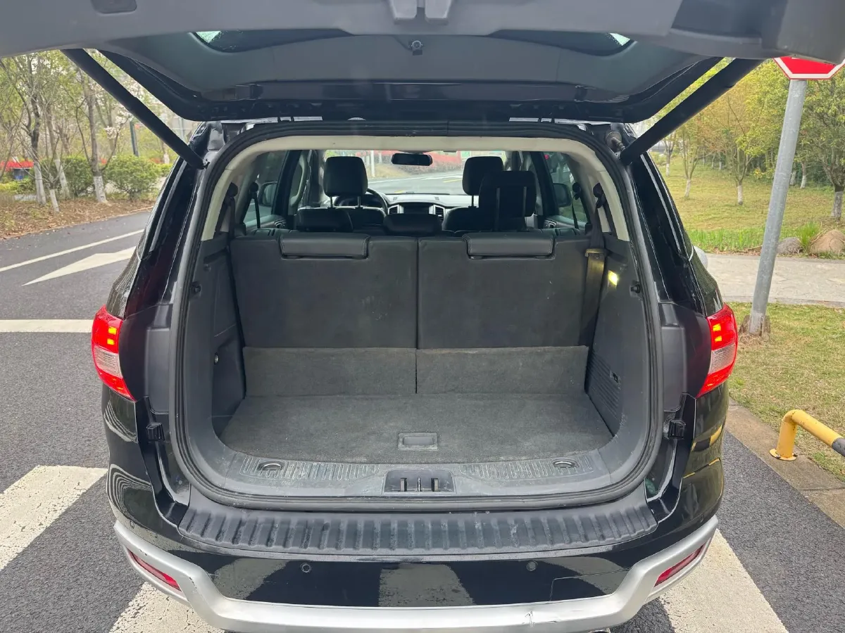 2016 Ford Everest 2.0T 245HP L4 6AT,autocango,china used car exporter,china ev exporter,chinese used car exporter,chinese used ev exporter