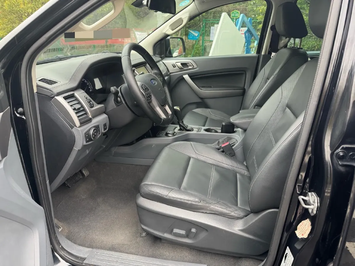 2016 Ford Everest 2.0T 245HP L4 6AT,autocango,china used car exporter,china ev exporter,chinese used car exporter,chinese used ev exporter