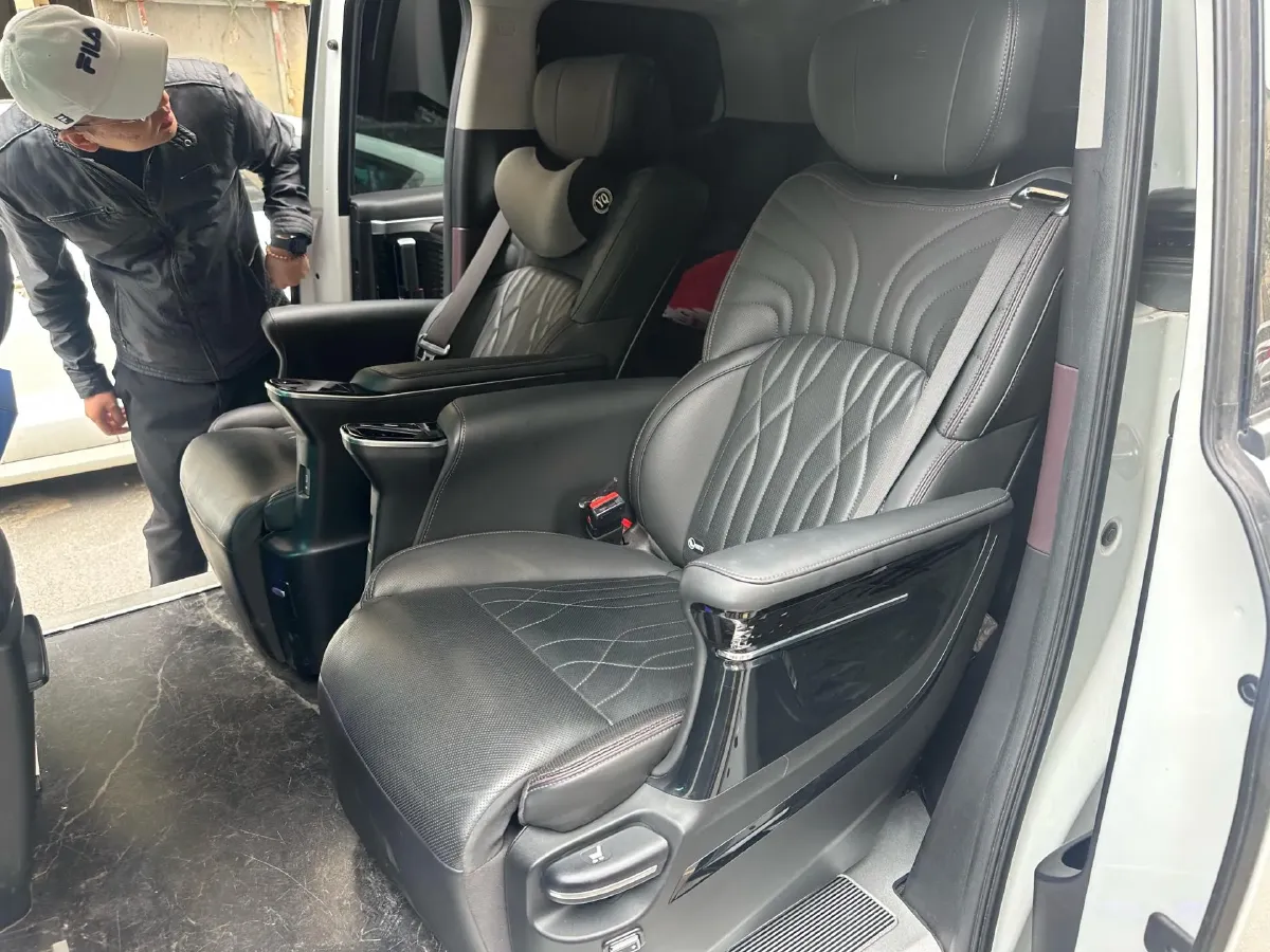 2024 GAC Trumpchi M8 2.0T 252HP L4 8AT,autocango,china used car exporter,china ev exporter,chinese used car exporter,chinese used ev exporter