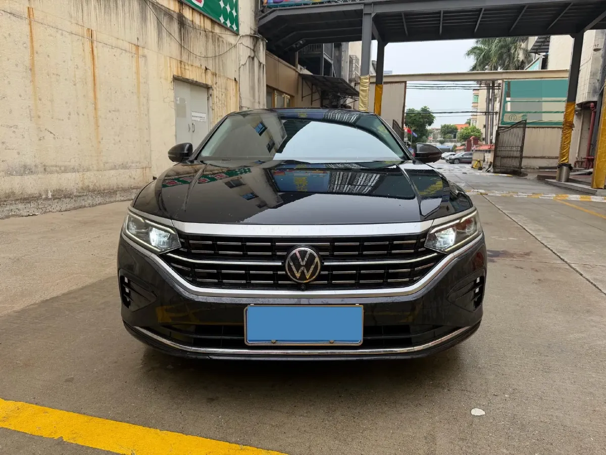 2024 Volkswagen Passat 2.0T 220HP L4 7DCT,autocango,china used car exporter,china ev exporter,chinese used car exporter,chinese used ev exporter