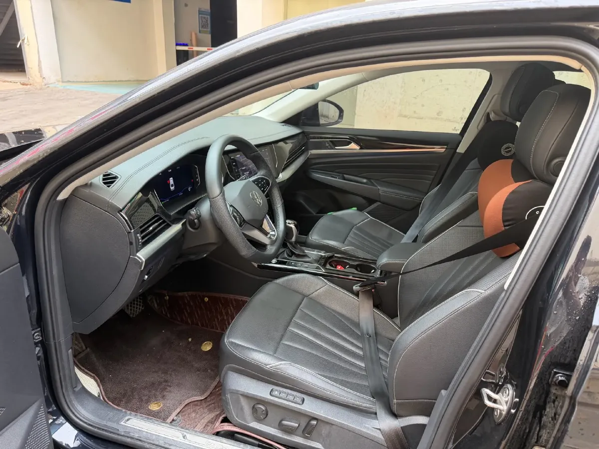 2024 Volkswagen Passat 2.0T 220HP L4 7DCT,autocango,china used car exporter,china ev exporter,chinese used car exporter,chinese used ev exporter