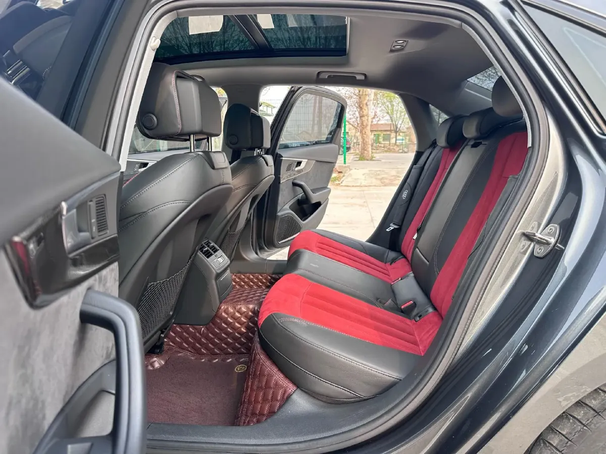 2020 Audi A4L 2.0T 252HP L4 7DCT,autocango,china used car exporter,china ev exporter,chinese used car exporter,chinese used ev exporter