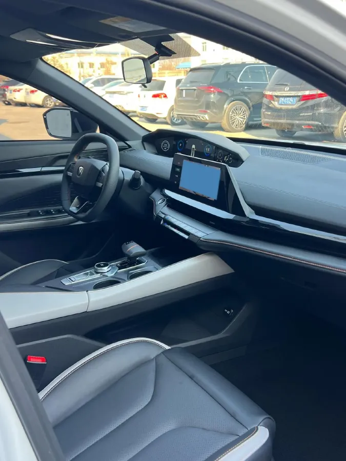 2023 ChangAn UNI-V 1.5T 188HP L4 7DCT,autocango,china used car exporter,china ev exporter,chinese used car exporter,chinese used ev exporter