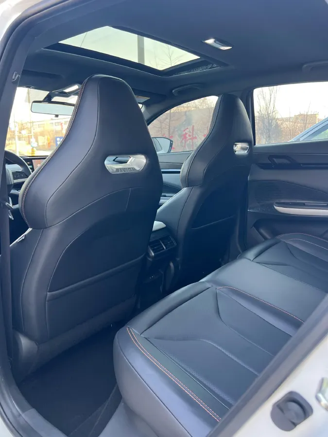 2023 ChangAn UNI-V 1.5T 188HP L4 7DCT,autocango,china used car exporter,china ev exporter,chinese used car exporter,chinese used ev exporter