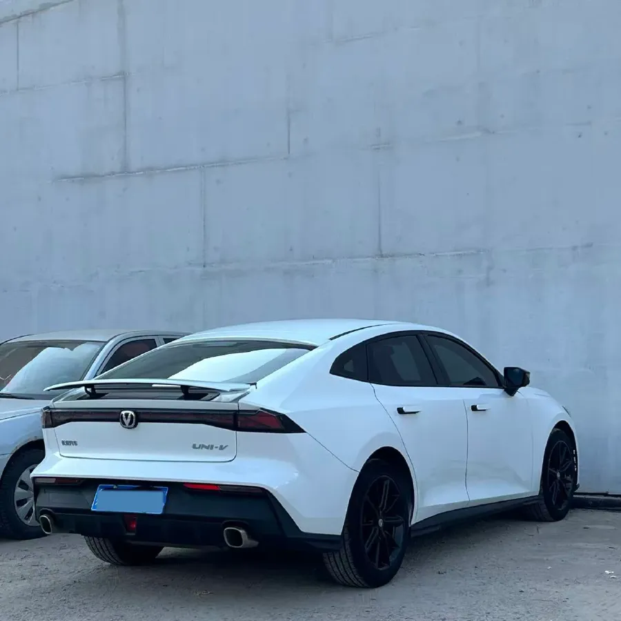 2023 ChangAn UNI-V 1.5T 188HP L4 7DCT,autocango,china used car exporter,china ev exporter,chinese used car exporter,chinese used ev exporter