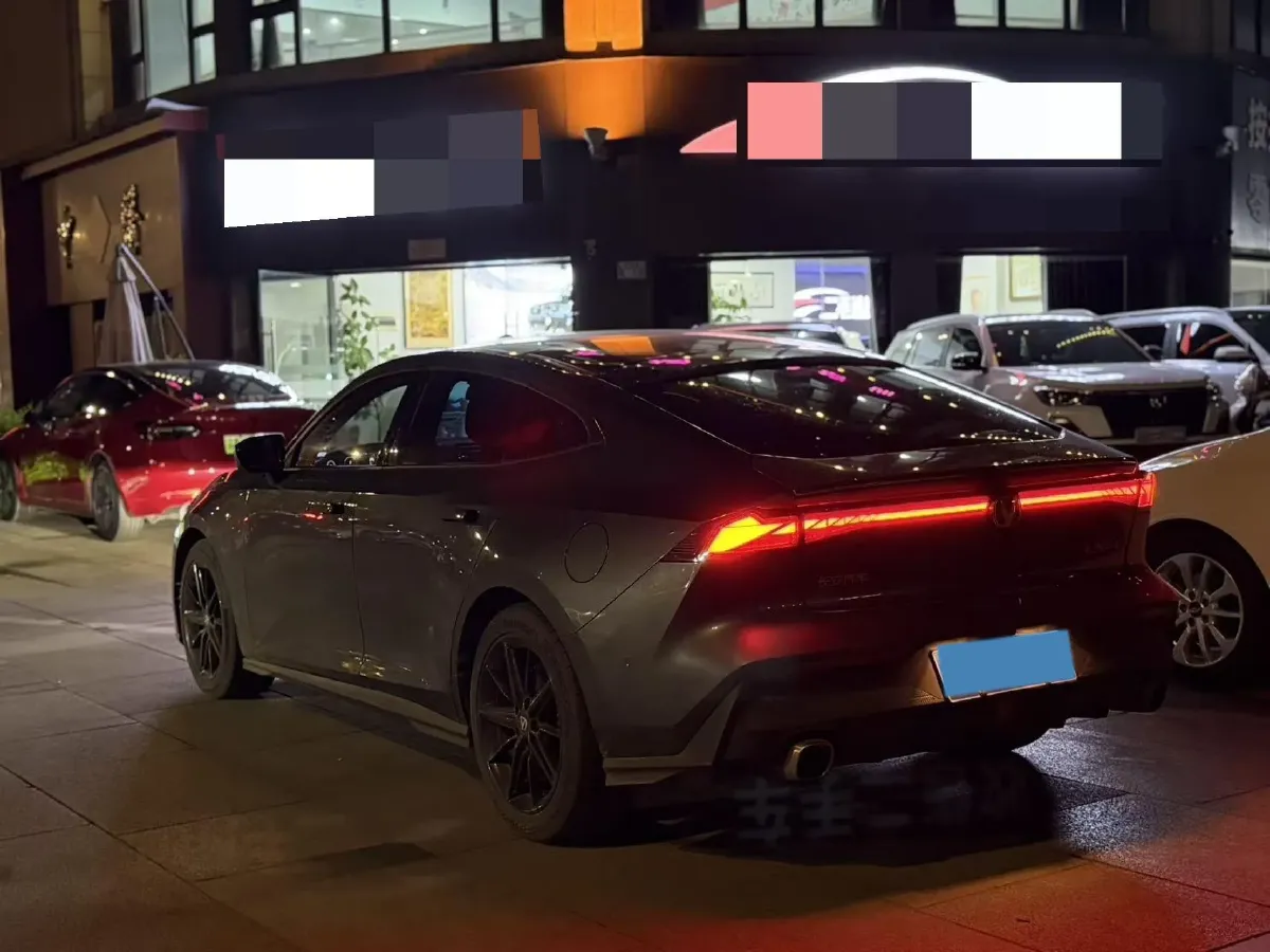 2022 ChangAn UNI-V 1.5T 188HP L4 7DCT,autocango,china used car exporter,china ev exporter,chinese used car exporter,chinese used ev exporter