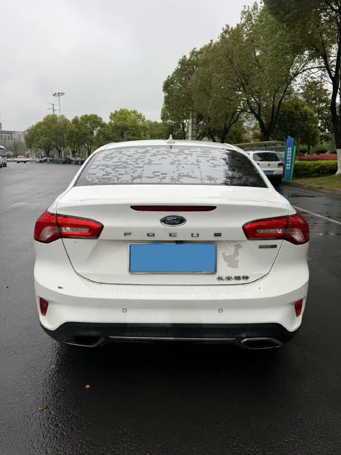 2021 Ford Focus 1.5T 174HP L3 8AT,autocango,china used car exporter,china ev exporter,chinese used car exporter,chinese used ev exporter