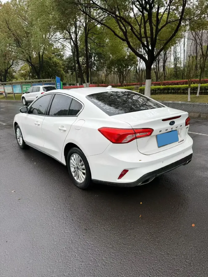 2021 Ford Focus 1.5T 174HP L3 8AT,autocango,china used car exporter,china ev exporter,chinese used car exporter,chinese used ev exporter