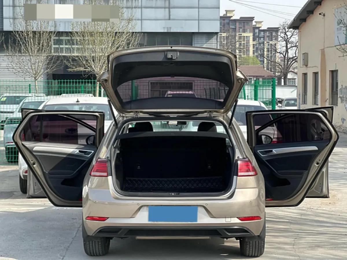 2018 Volkswagen Golf 1.6L 110HP L4 6AT,autocango,china used car exporter,china ev exporter,chinese used car exporter,chinese used ev exporter