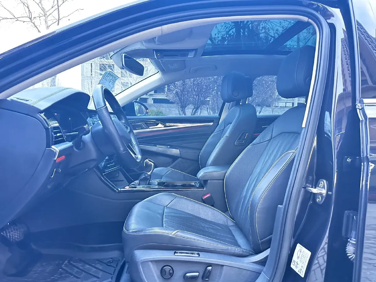 2022 Volkswagen Passat 2.0T 220HP L4 7DCT,autocango,china used car exporter,china ev exporter,chinese used car exporter,chinese used ev exporter