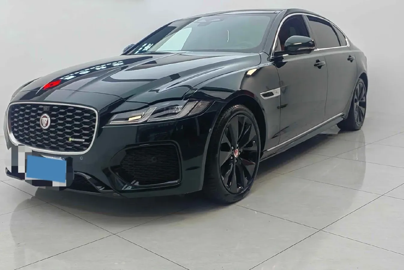 2022 Jaguar XFL 2.0T 300HP L4 8AT,autocango,china used car exporter,china ev exporter,chinese used car exporter,chinese used ev exporter