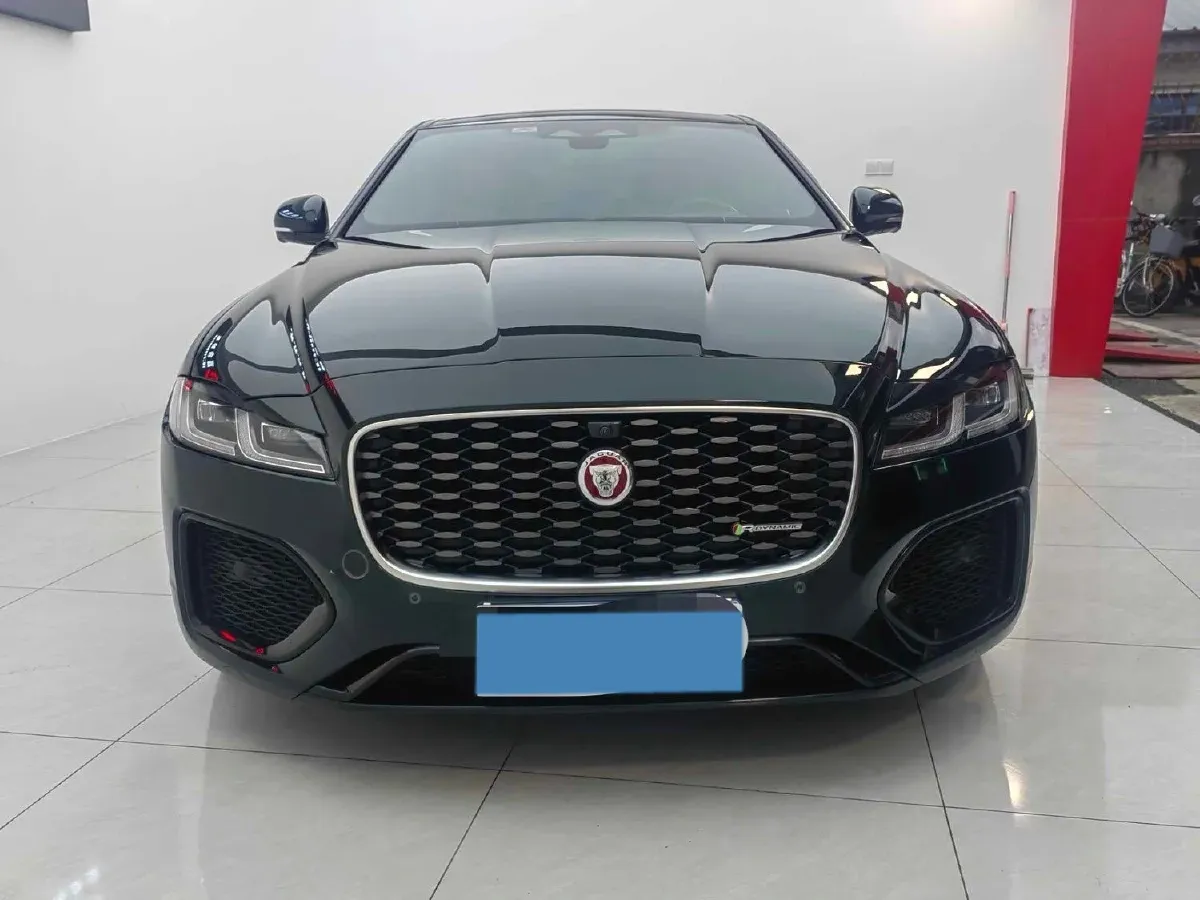 2022 Jaguar XFL 2.0T 300HP L4 8AT,autocango,china used car exporter,china ev exporter,chinese used car exporter,chinese used ev exporter