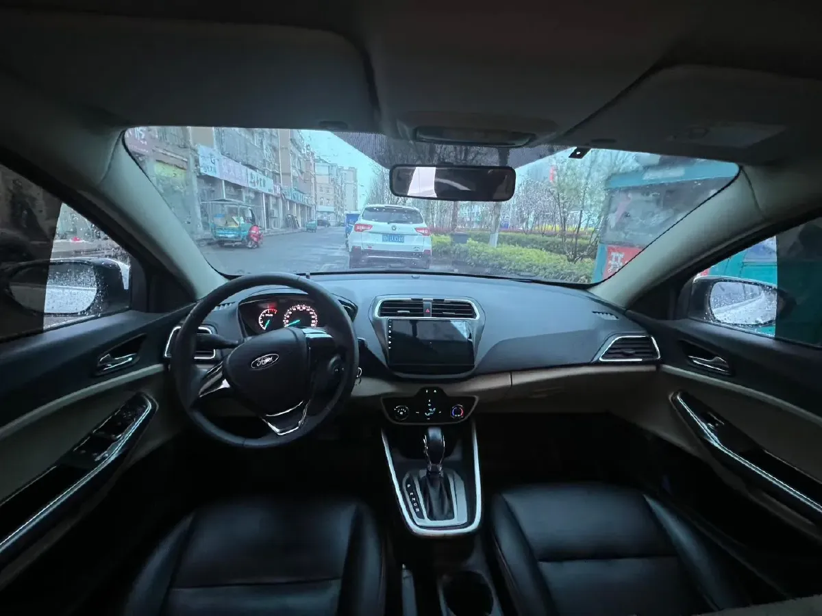 2017 Ford Escort 1.5L 113HP L4 6AT,autocango,china used car exporter,china ev exporter,chinese used car exporter,chinese used ev exporter