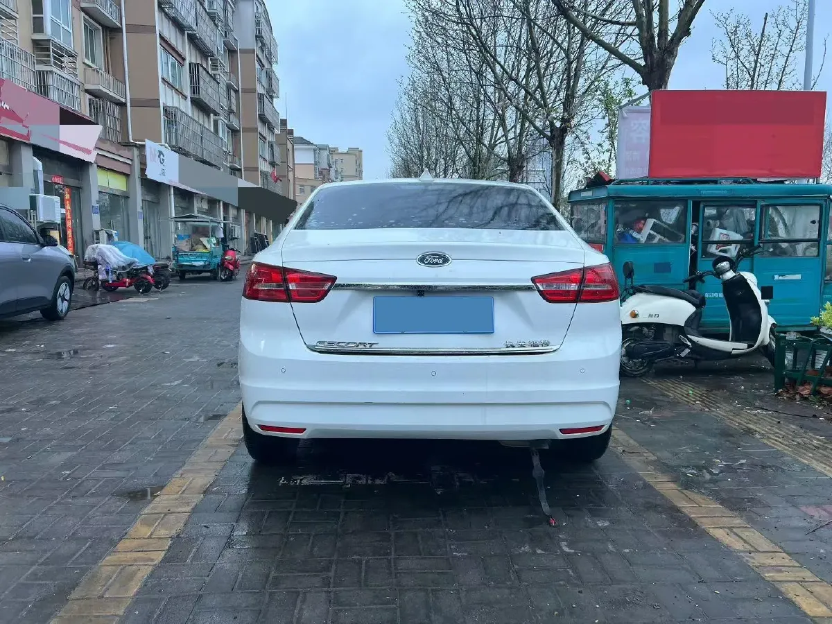 2017 Ford Escort 1.5L 113HP L4 6AT,autocango,china used car exporter,china ev exporter,chinese used car exporter,chinese used ev exporter