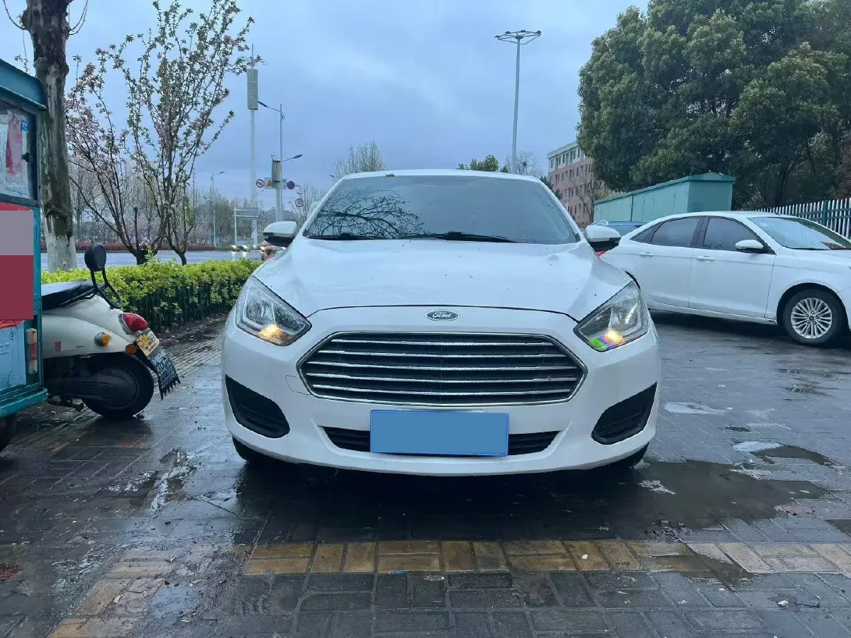 2017 Ford Escort 1.5L 113HP L4 6AT,autocango,china used car exporter,china ev exporter,chinese used car exporter,chinese used ev exporter