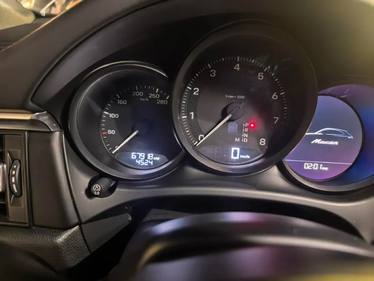 2023 Porsche Macan 2.0T 265HP L4 7DCT,autocango,china used car exporter,china ev exporter,chinese used car exporter,chinese used ev exporter