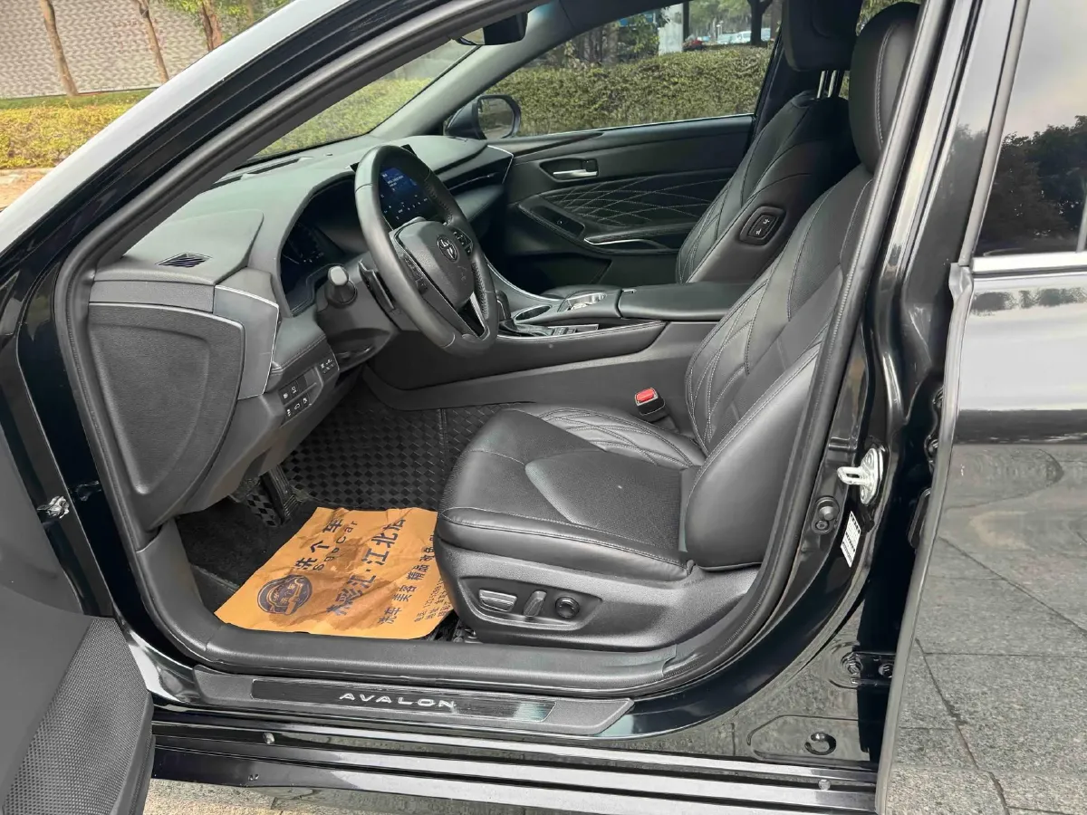 2023 Toyota Avalon 2.5L 207HP L4 8AT,autocango,china used car exporter,china ev exporter,chinese used car exporter,chinese used ev exporter