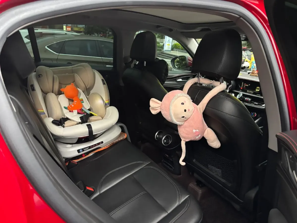 2017 Alfa Romeo Stelvio 2.0T 280HP L4 8AT,autocango,china used car exporter,china ev exporter,chinese used car exporter,chinese used ev exporter