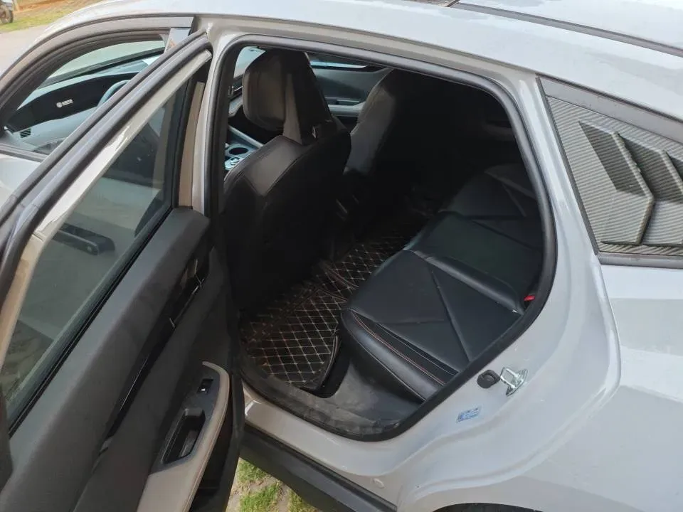 2022 ChangAn UNI-V 1.5T 188HP L4 7DCT,autocango,china used car exporter,china ev exporter,chinese used car exporter,chinese used ev exporter