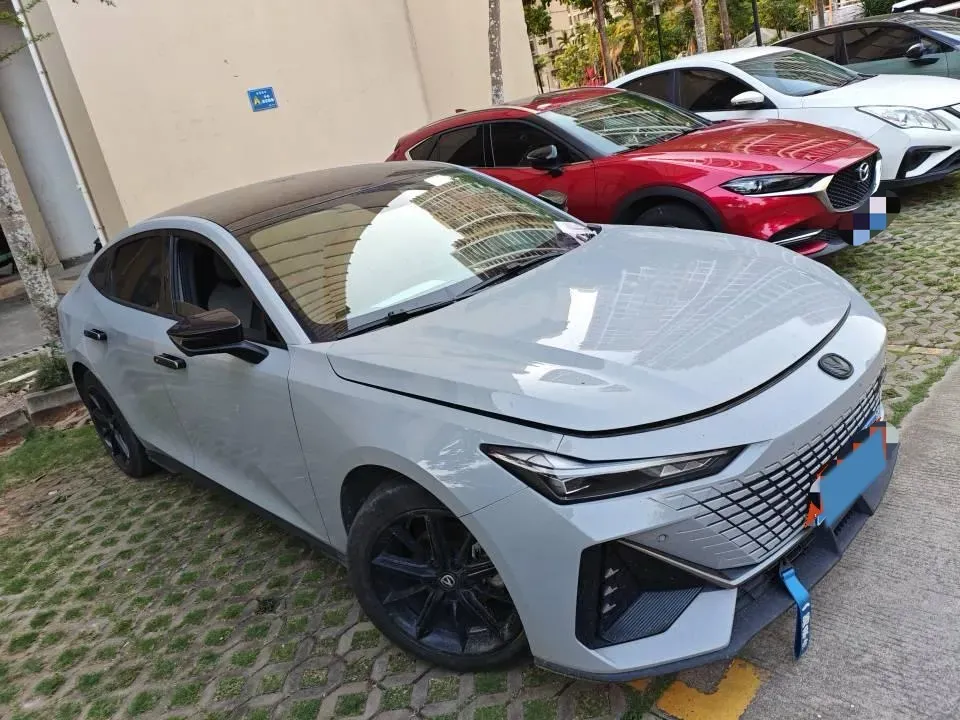 2022 ChangAn UNI-V 1.5T 188HP L4 7DCT,autocango,china used car exporter,china ev exporter,chinese used car exporter,chinese used ev exporter