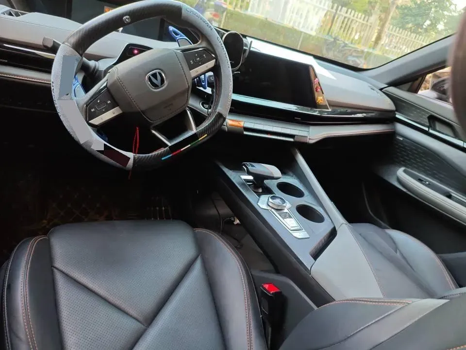 2022 ChangAn UNI-V 1.5T 188HP L4 7DCT,autocango,china used car exporter,china ev exporter,chinese used car exporter,chinese used ev exporter