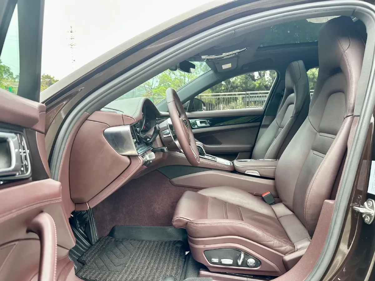 2017 BMW X6 3.0T 306HP L6 8AT,autocango,china used car exporter,china ev exporter,chinese used car exporter,chinese used ev exporter