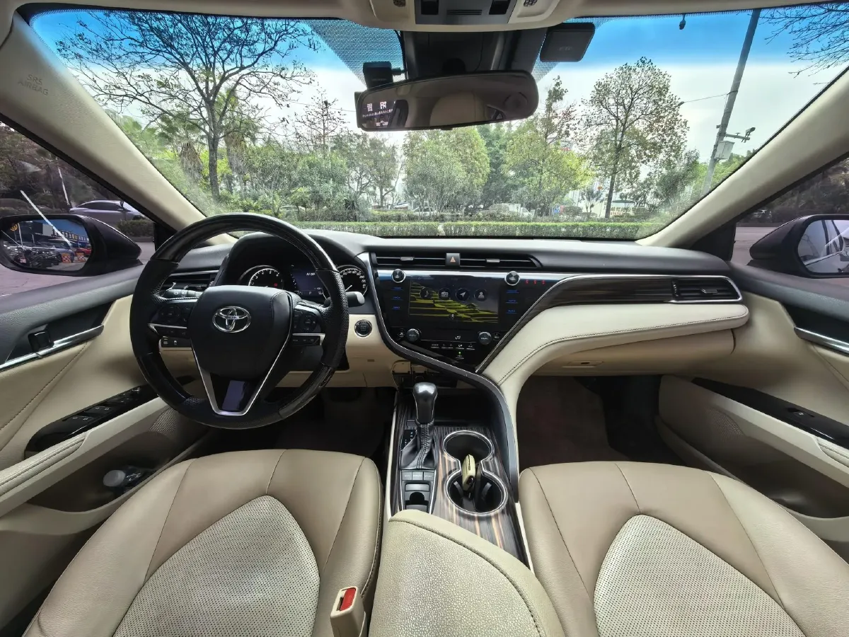 2019 Toyota Camry 2.5L 209HP L4 8AT,autocango,china used car exporter,china ev exporter,chinese used car exporter,chinese used ev exporter